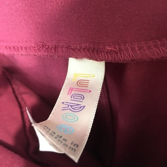 WJ258 Women’s LuLaRoe Piano Keys Workout Leggings (Fits Sizes 2-12) - Picture 2 of 3